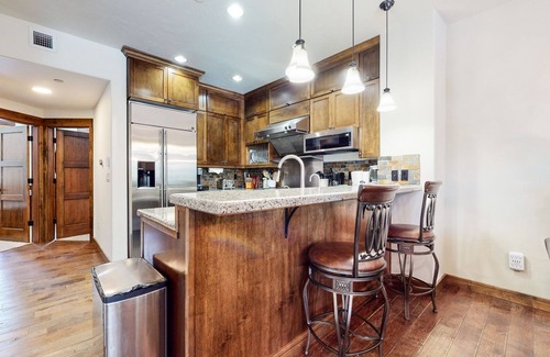 Woodwinds Casa | Pet-Friendly Luxury, On Golf Course. Gas Grill, Private Hot tub, Quiet