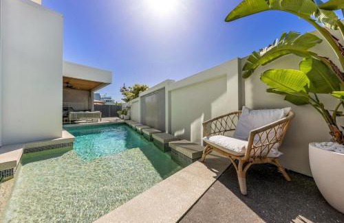 Buddina Casa | Pet friendly Luxury stay walk to beach