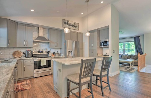 Mount Victoria Casa | Pet-Friendly Mechanicsville Retreat w/ Deck!