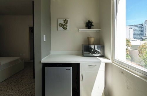 Miramar Apartamento | Pet Friendly | Near The Beach | Free Parking | Air Conditioner