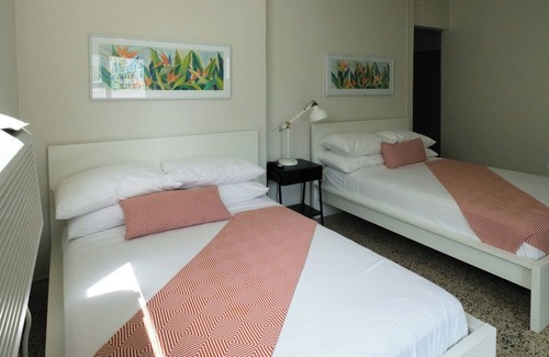 Miramar Apartamento | Pet Friendly | Near The Beach | Free Parking | Air Conditioner