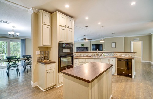 Palm City Casa | Pet-Friendly Palm City Home w/ Yard & Grill!