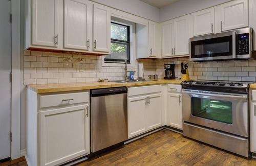 Bellview Casa | Pet-Friendly Pensacola Vacation Rental w/ Patio