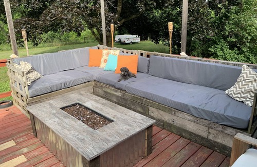 North Branford Casa | Pet Friendly Private Room with large fenced in yard.