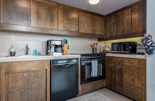 Sea Ranch Casa | Pet Friendly & Private Hot Tub