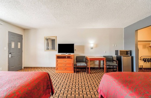 Vernon Hotel | Pet-Friendly Stay w/ Spacious Layout – Perfect for Extended Relaxation