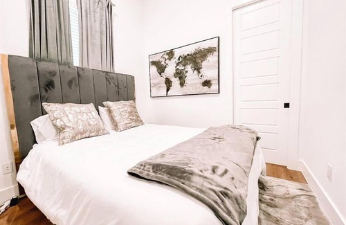 Northside Villa | Pet Friendly Stylish 4 Bedroom home Close to All