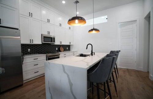 Northside Villa | Pet Friendly Stylish 4 Bedroom home Close to All