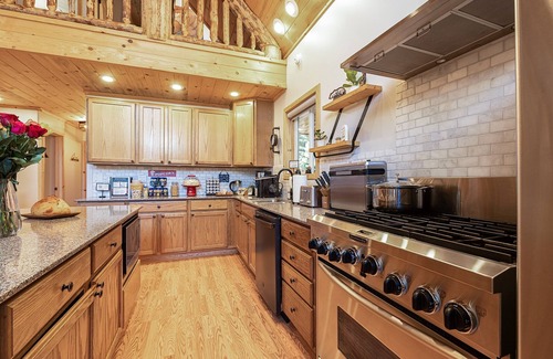 Duck Creek Village Chalet De Esquí | Pet Friendly | EV Charger| Zion/Bryce Hub | Fire-Pit & Games