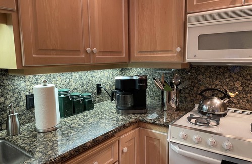 Broken Top Casa | Pet Friendly Villa Unit with Two-Primary Bedroom Suites on Bend's Westside