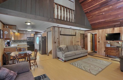 Brookville Casa | Pet Friendly | Wi-Fi | Firepit | TV