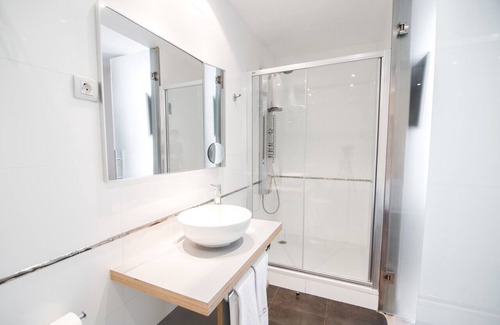 San Bartolome Hotel | Petit Palace Santa Cruz