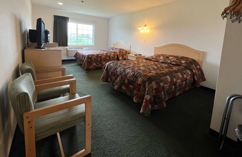 Renault Apartamento | Petite Double Queen Suite with Free Parking!