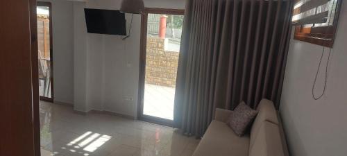 Sarti Apartamento | Petrino 2 semibased by Vasileia