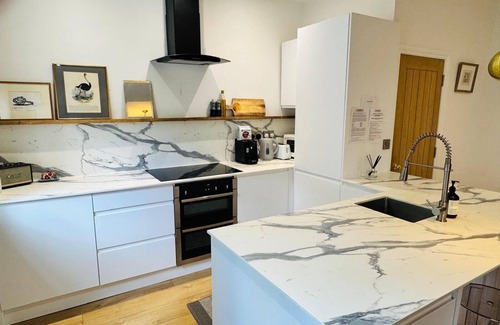 Petworth Cabaña | Petworth Cottage-Sleeps 6-Pet Friendly-Central