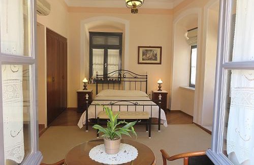 idhra Casa | Phaedra Hotel