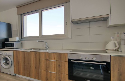 Larnaca Apartamento | Phaedrus Living Coral Suites Ambiance
