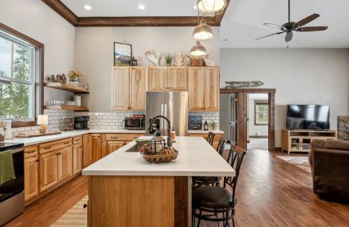 Philipsburg Casa | Philipsburg Family & Couples Cabin Ski Hike Relax