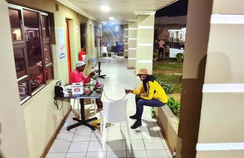 Umdoni Hotel | Phiris B&B