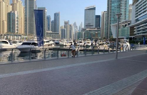Madinat Zayed Apartamento | PHOENIXWAVES FOR VACATIONAL HOMEs