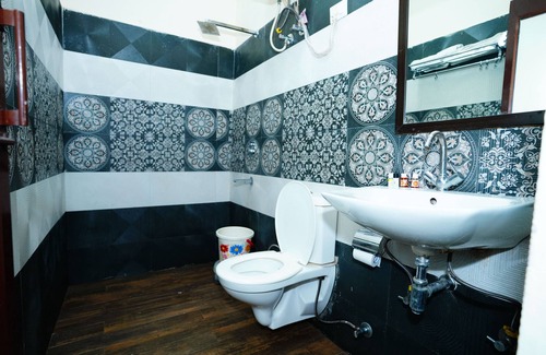 Paliyal Gaon Hotel | Phool Chatti Resort