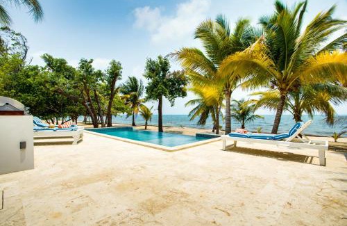 Placentia Villa | Photo Perfect-Beachfront 2 Bedroom-Infinity Pool