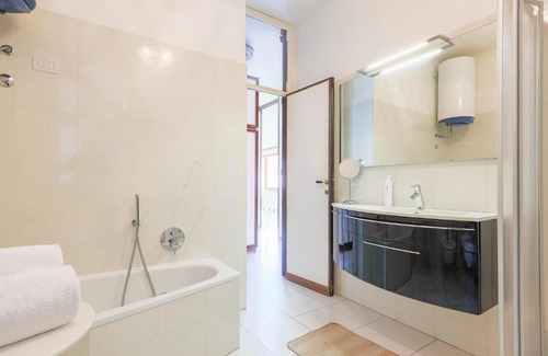 Como City Centre Apartamento | Piazza Cavour Lake View - byMyHomeinComo