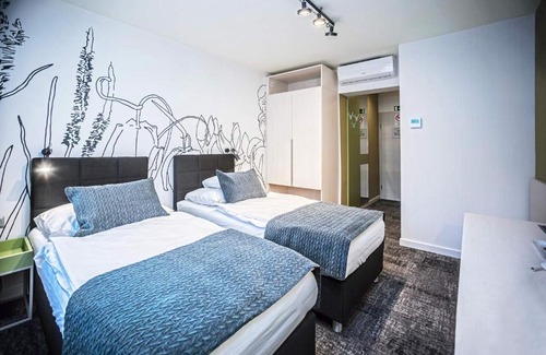 Zalaegerszeg Cama Y Desayuno | Piccolo Panzió Vendéglő Vinoteca