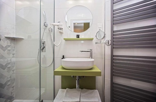 Zalaegerszeg Cama Y Desayuno | Piccolo Panzió Vendéglő Vinoteca