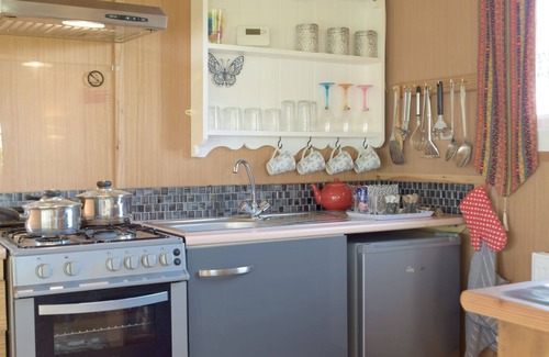 Llangeler Cabaña | 2 bedroom accommodation in Saron