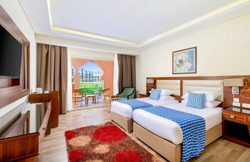 Village Road Hotel | Pickalbatros Aqua Vista Resort - Hurghada