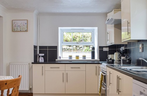 Pont-ar-gothi Cabaña | Picked for its truly superb countryside views and offering lots of space throughout.