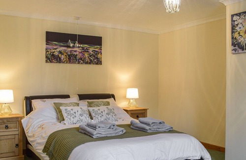 Pont-ar-gothi Cabaña | Picked for its truly superb countryside views and offering lots of space throughout.