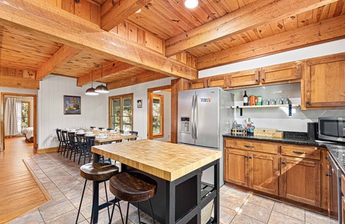 Clarkesville Casa | Pickelball/Hot tub - Family Entertainment - 5br