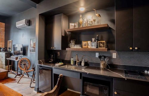 Covington Apartamento | Pickle Factory Hotel—2BR Next to Wenzel Distillery