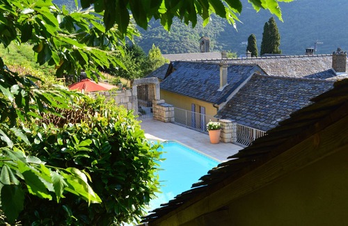 Saint-Martin-de-Lansuscle Casa | Pintoresca casa familiar (3 dormitorios con piscina privada) Parque Nat des Cévenne