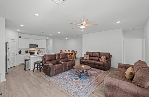 Tucson Casa | Picturesque 5 bedroom with Mountain Views