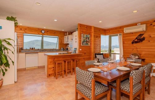 Tairua Casa | Picturesque on Paku - Tairua Holiday Home