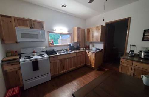 Holcombe Cabina | Piece of Paradise / Private Hot Tub