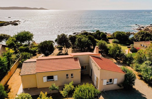 Isolella Villa | Pieds dans l'eau - Presqu'ile Isolella - 5 bedrooms, outbuilding