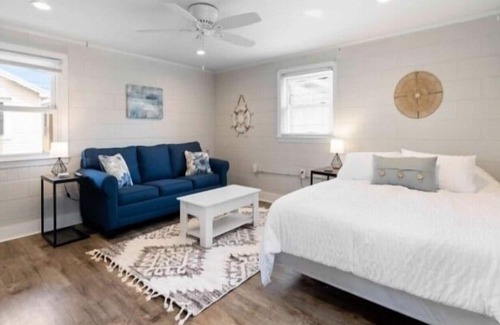 Kure Beach Apartamento | Pier View Apt 5 - Quaint Studio Located In The Heart Of Kure Beach Villa by Redawning