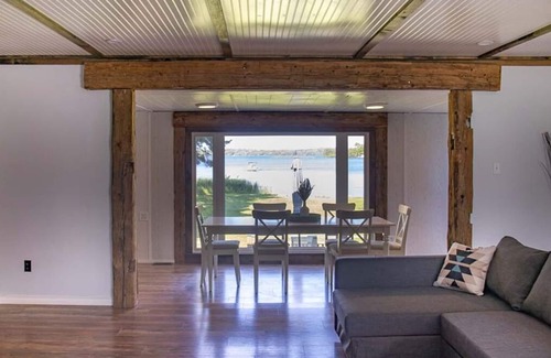 Bobcaygeon Cabaña | Pigeon's Nest - Affordable 2BR Kawartha Lakes Waterfront Cottage