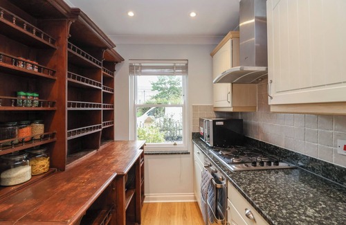 Weston-super-Mare Cabaña | PILGRIMS REST, family friendly, with a garden in Weston-Super-Mare