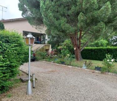 Marmande Apartamento | Pin parasol