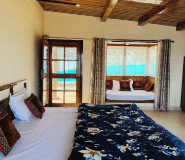 Chakrata Complejo | Pinaceae Resort