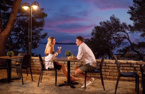 Pakostane Casa | Pine Beach Pakostane Glamping Homes - All Inclusive light