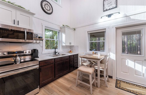 Peebles Casa | Pine Cone Cottage Sleeps 6