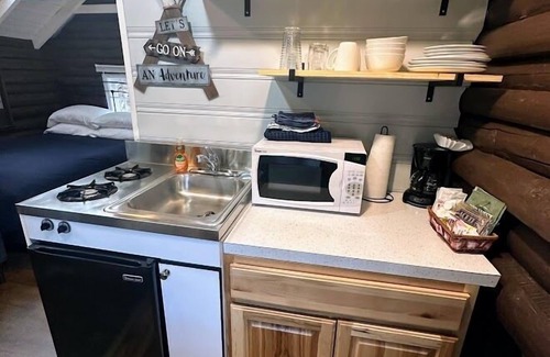 Lincolnville Cabaña | Pine Grove Cottages