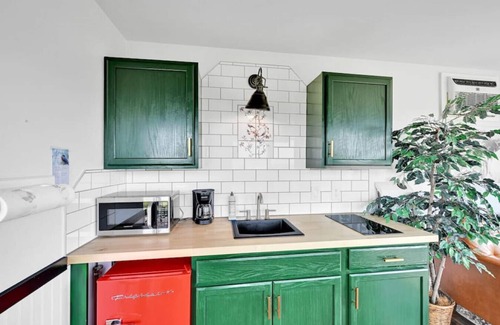 Pine Grove Apartamento | Pine Grove Scenic View: Unforgettable Love Getaway