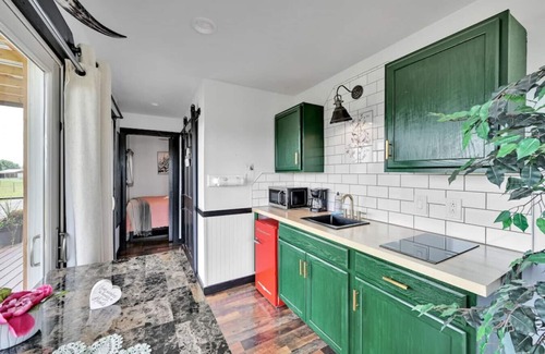 Pine Grove Apartamento | Pine Grove Scenic View: Unforgettable Love Getaway